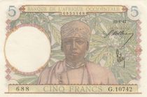 French West Africa 5 francs - Man, weaver - 15-06-1942 - Serial G.10742